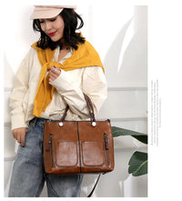 Women's Retro PU Leather Handbag Large Capacity Crossbody Tote Fashionable Shoulder Purse