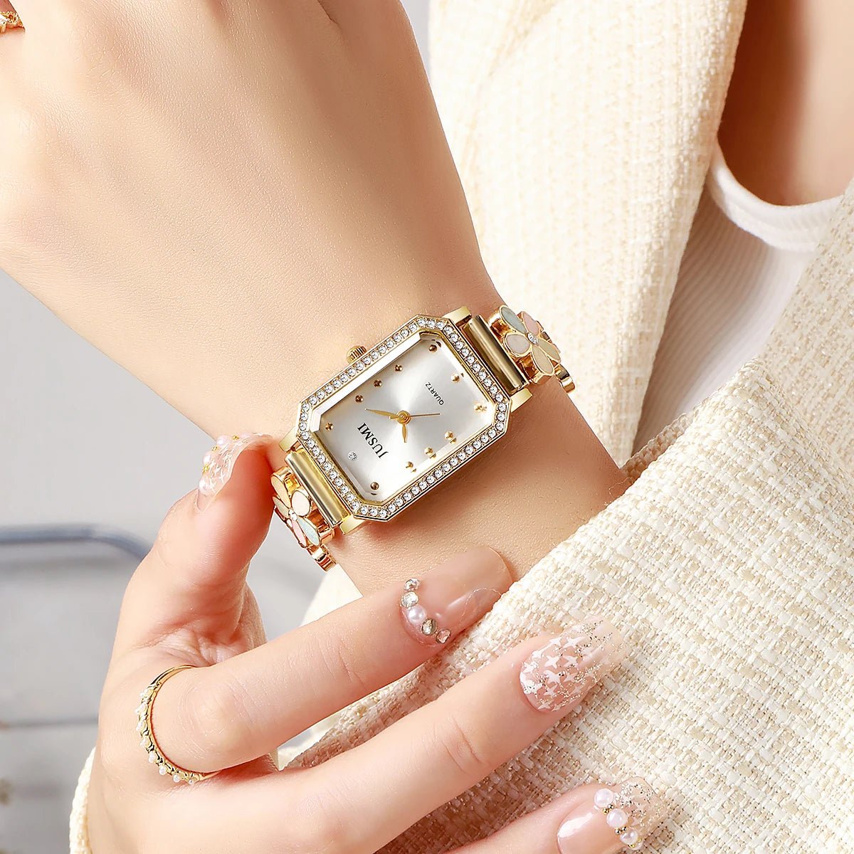 SaneShoppe-Square Design Women's Wristwatch 2026 - Lightweight Luxury, Small-Circle Bracelet Style